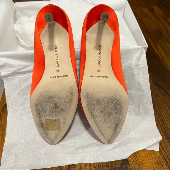 Manolo Blahnik Hangisi 70 Satin Pumps - Picture 5 of 6